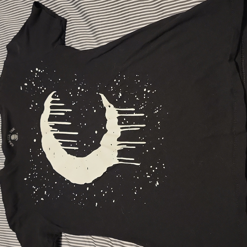 Inked moon drip tee